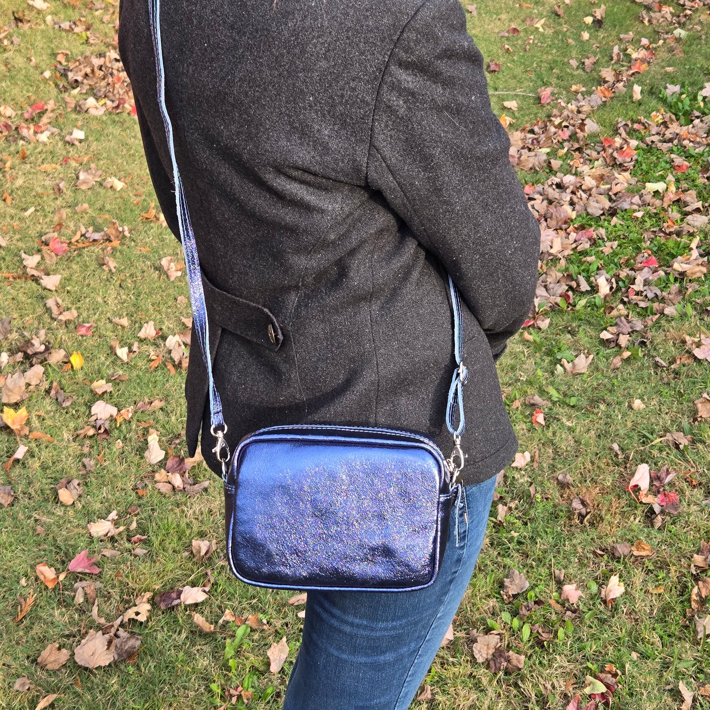 Mary cube crossbody bag metallic blue