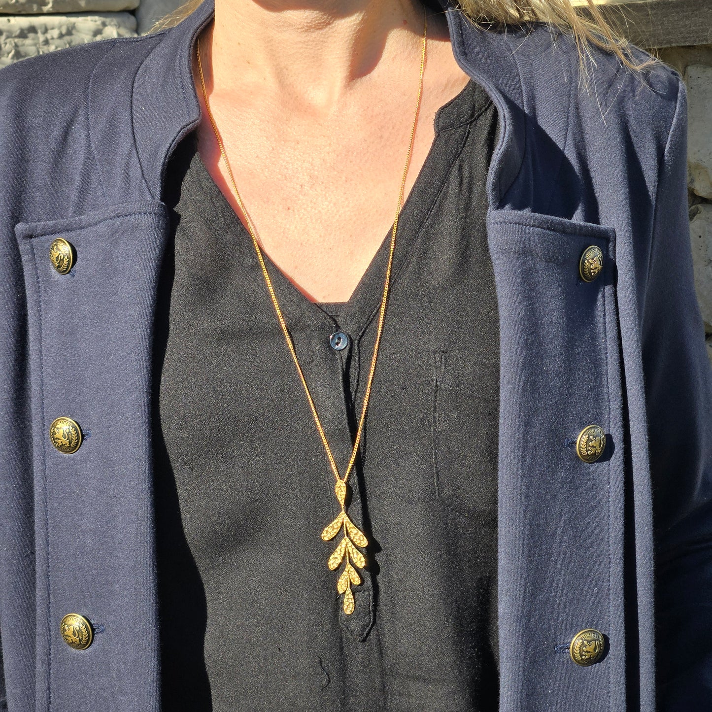 Long necklace leaf
