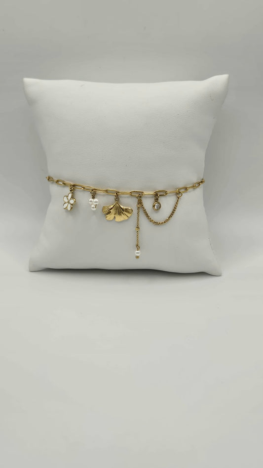 Ankle bracelet gingko leaf + white pearls