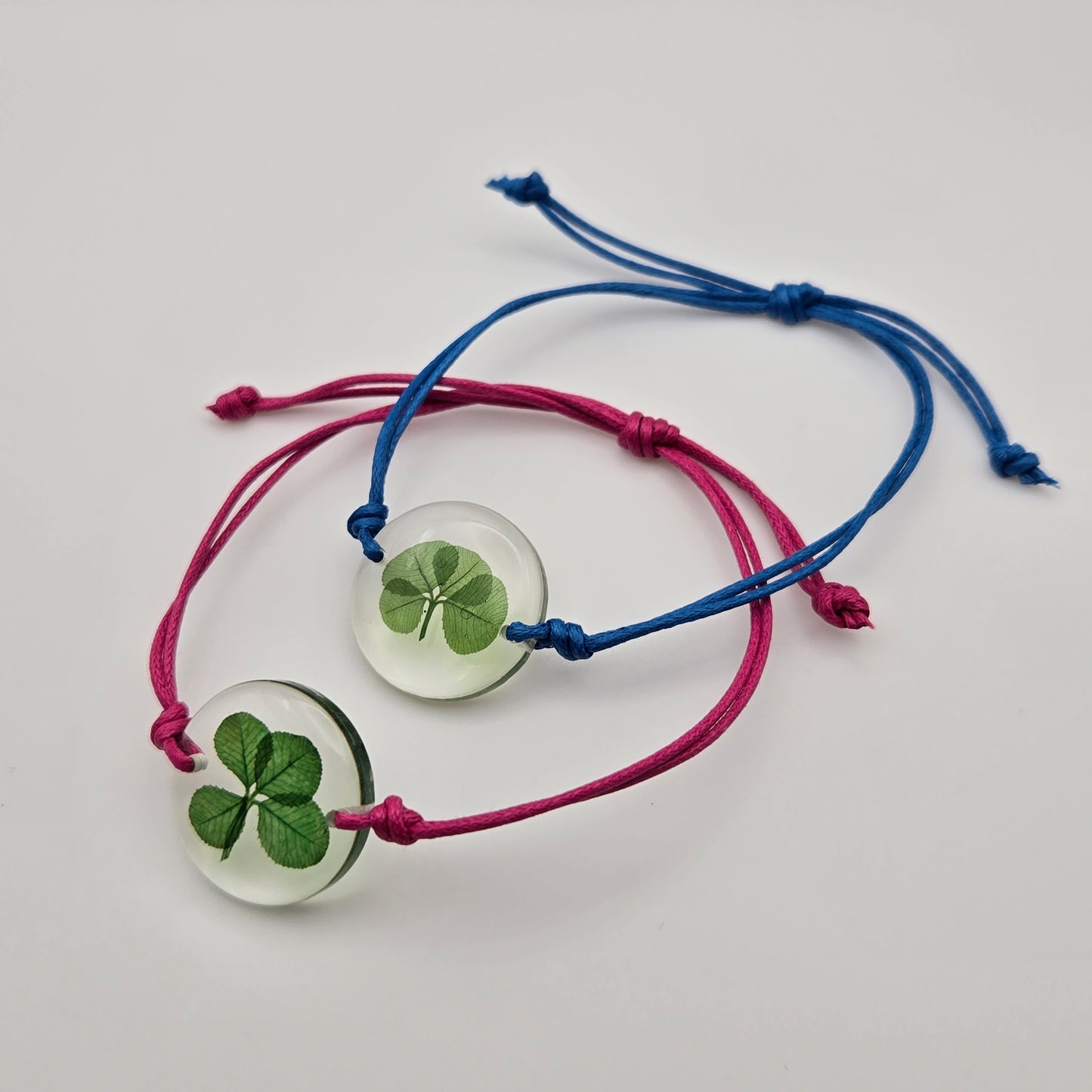 Clover bracelet blue cord