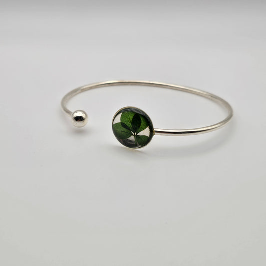 Clover silver bangle