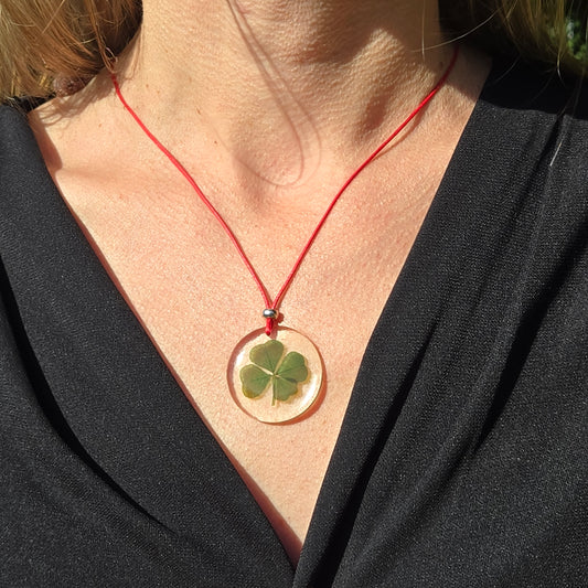 Clover necklace red cord