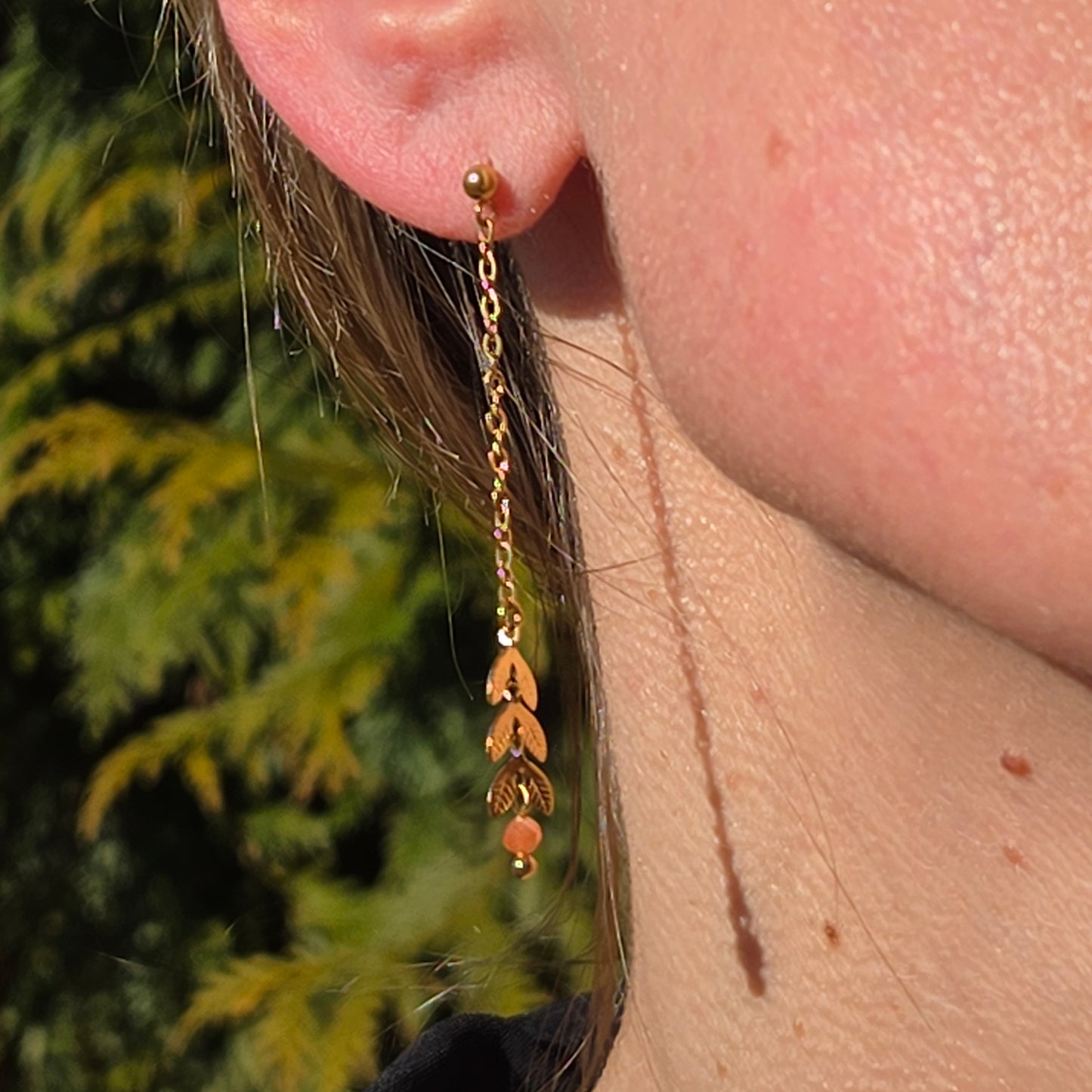 Long earrings with leaves and beads
